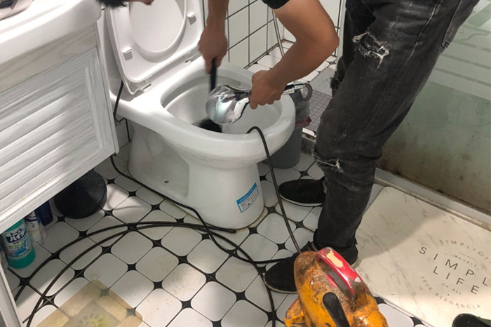 枫木镇疏通下水道