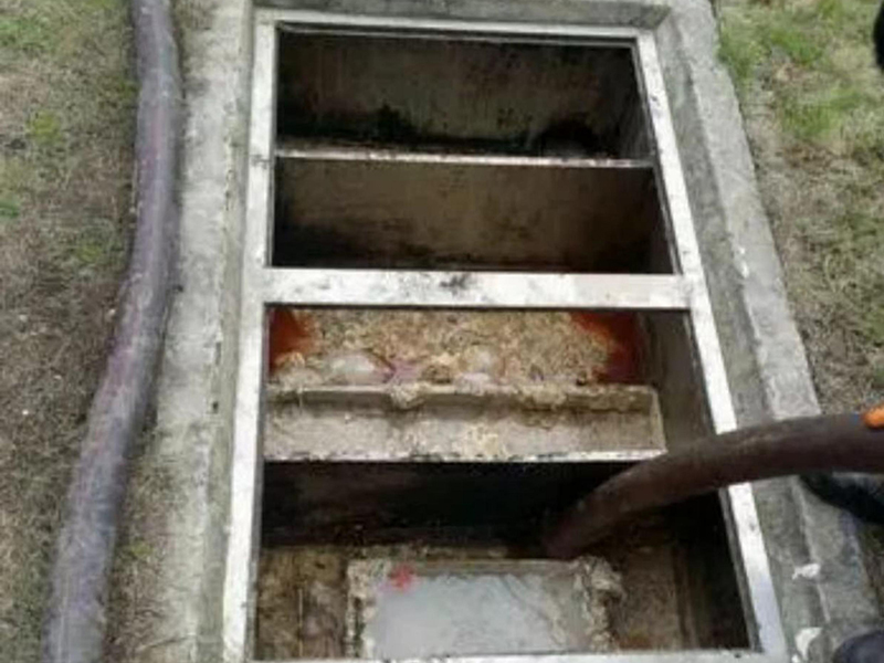 枫木镇隔油池清理