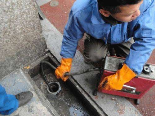 枫木镇疏通下水道